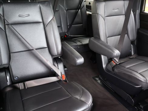 Certified 2025 Cadillac Escalade ESV Luxury image 25