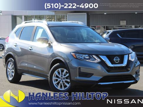 Used 2020 Nissan Rogue SV image 1
