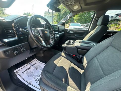 Used 2023 Chevrolet Silverado 1500 LT AWD/4WD image 16