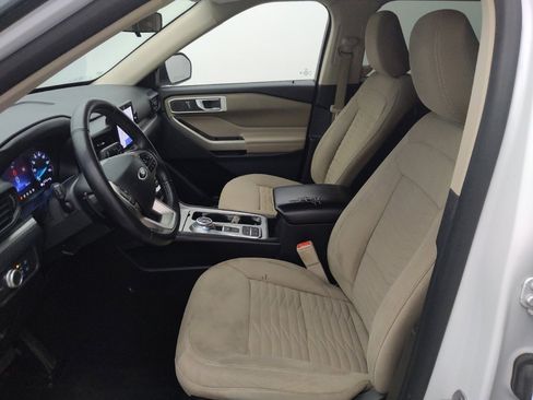 Used 2020 Ford Explorer XLT w/ Comfort Package RWD image 17
