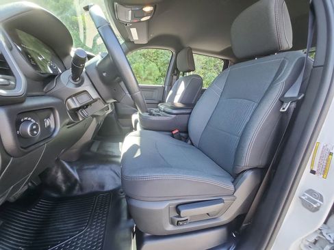 Used 2024 RAM 3500 Tradesman w/ Chrome Appearance Group image 23