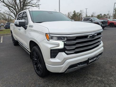 Used 2024 Chevrolet Silverado 1500 High Country w/ High Country Premium Package image 2