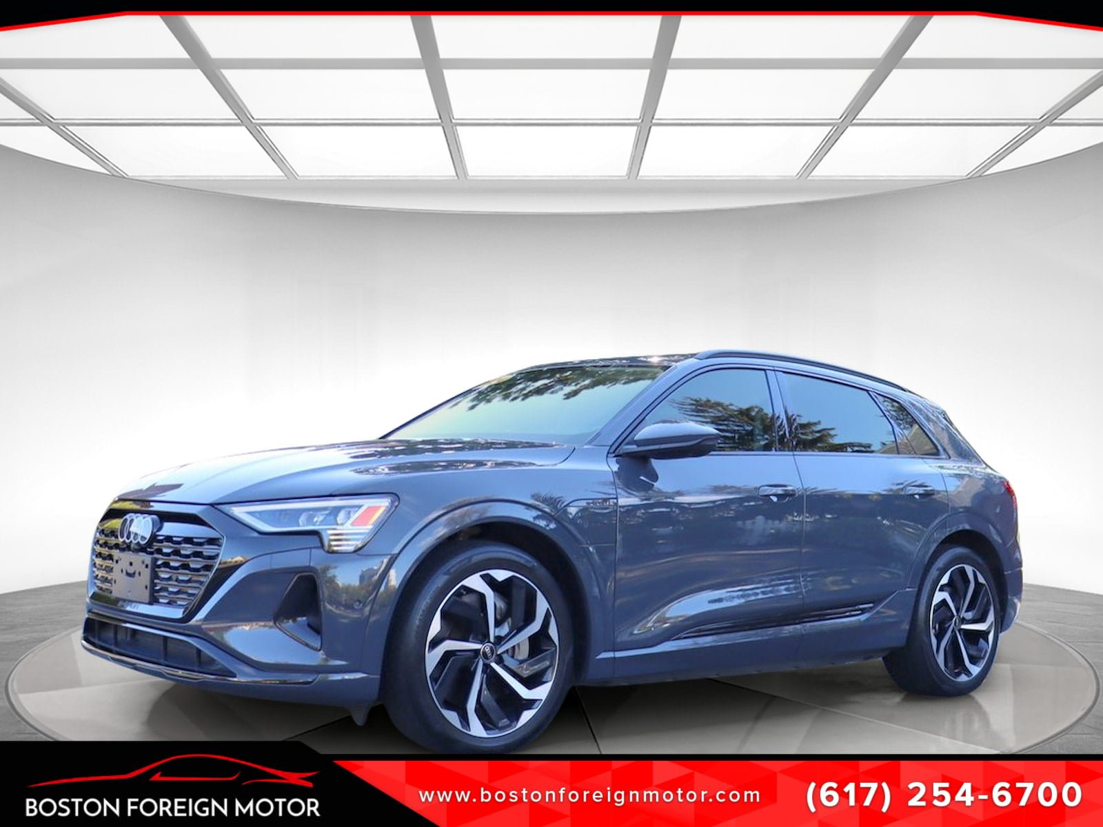 Used 2024 Audi Q8 e-tron Premium Plus AWD/4WD image 1