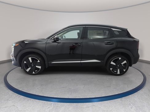 New 2026 Nissan Kicks SR FWD image 8