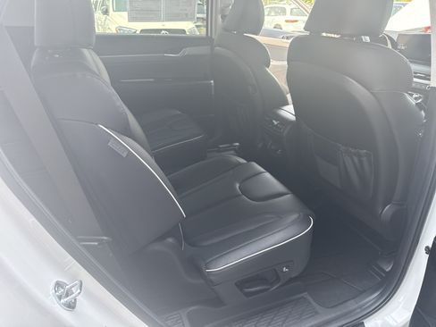 Used 2025 Hyundai Palisade SEL FWD image 14