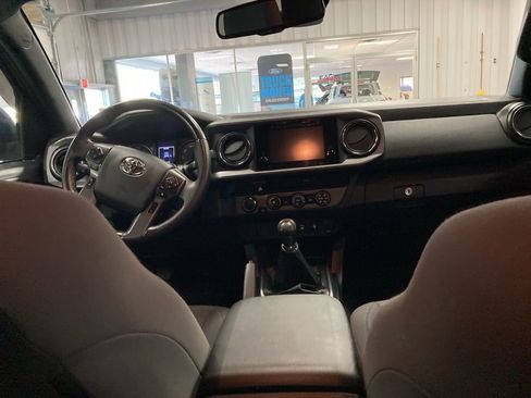 Used 2019 Toyota Tacoma TRD Off-Road image 35