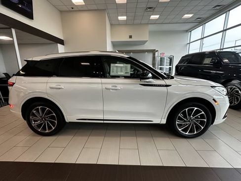 Certified 2024 Lincoln Corsair Grand Touring w/ Equipment Group 301A AWD/4WD image 4
