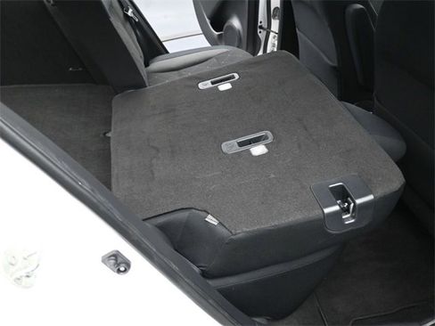 Used 2018 Nissan Kicks SV image 23