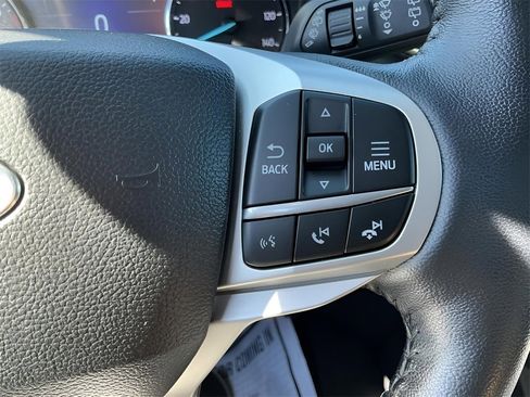 Certified 2022 Ford Explorer XLT image 32