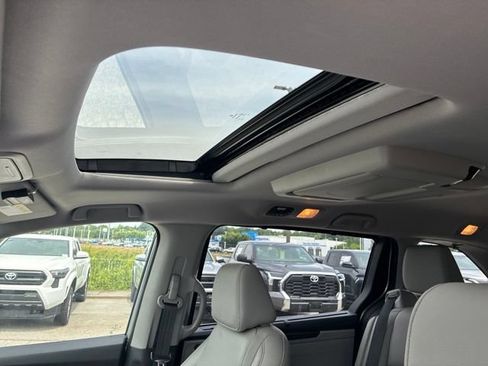Used 2021 Honda Odyssey Touring image 9
