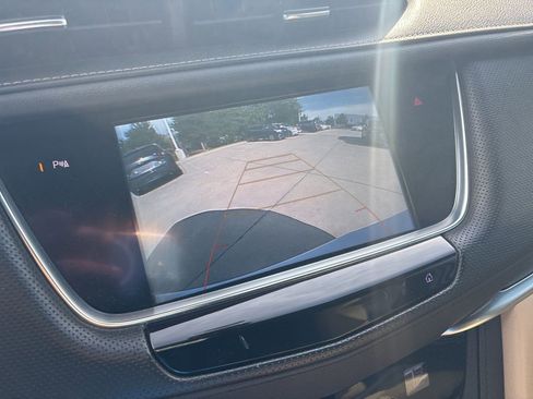 Used 2018 Cadillac XT5 FWD image 22