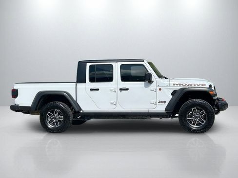 Used 2024 Jeep Gladiator Mojave w/ Safety Group AWD/4WD image 4