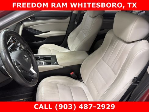 Used 2018 Honda Accord Touring image 10