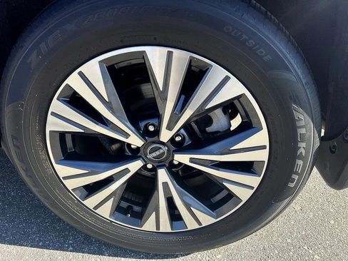 Certified 2023 Nissan Rogue SV w/ SV Premium Package image 23