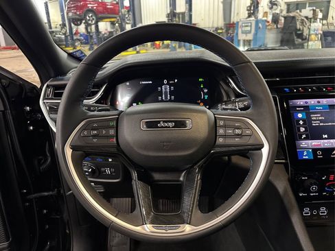 Used 2024 Jeep Grand Cherokee Trailhawk w/ Advanced Protech Group II image 21