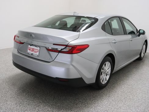 Used 2025 Toyota Camry LE FWD image 7