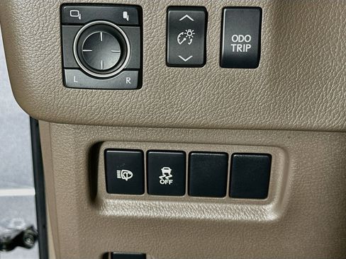Used 2017 Lexus GX 460 Premium w/ Premium Package AWD/4WD image 17