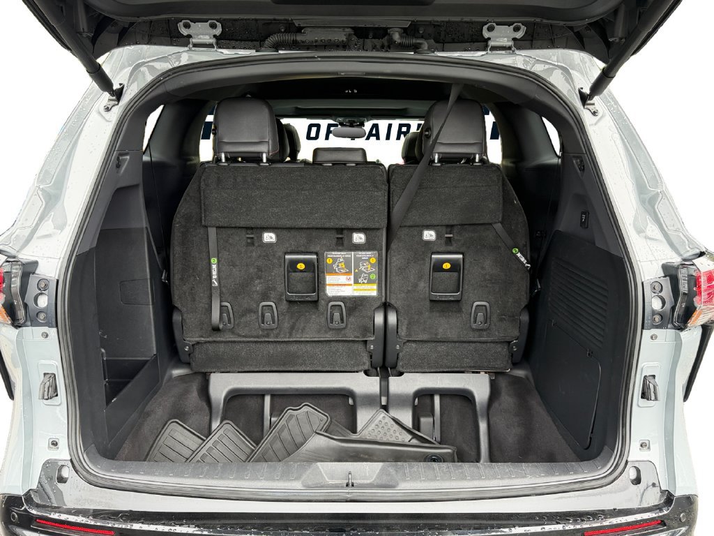 Used 2023 Toyota Sienna XSE w/ XSE Plus Package FWD image 11