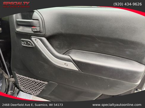 Used 2018 Jeep Wrangler Unlimited Sahara AWD/4WD image 29