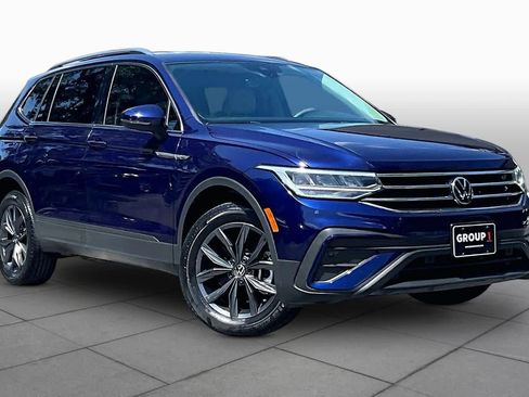 Used 2023 Volkswagen Tiguan SE FWD image 3