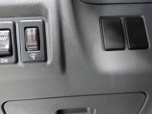 Used 2004 Nissan Frontier XE w/ (BGP) Basic Gear Pkg RWD image 21
