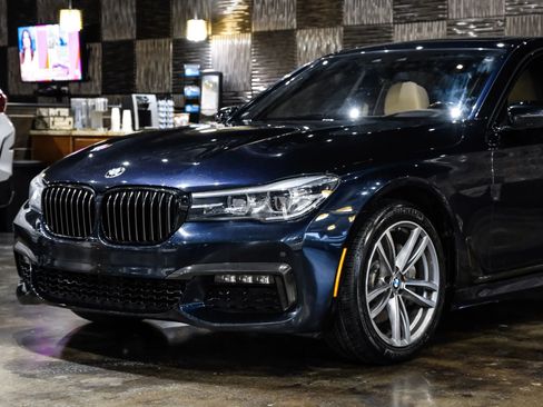 Used 2019 BMW 740i xDrive w/ Executive Package image 10