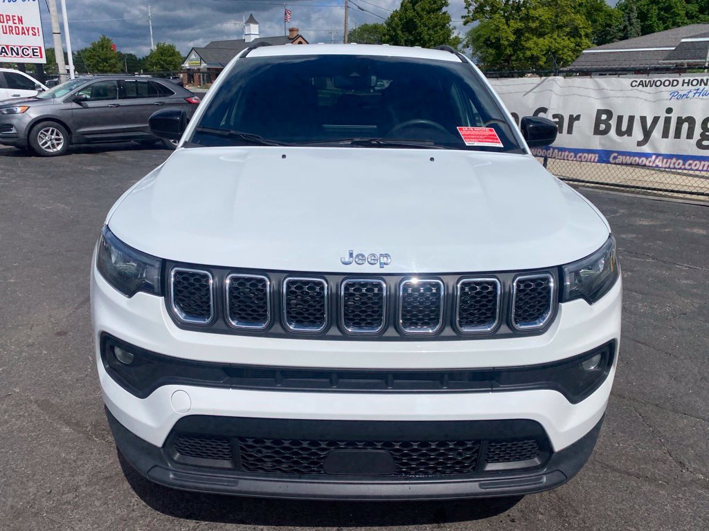 Used 2024 Jeep Compass Latitude AWD/4WD image 8