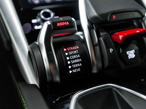 Used 2020 Lamborghini Urus image 65