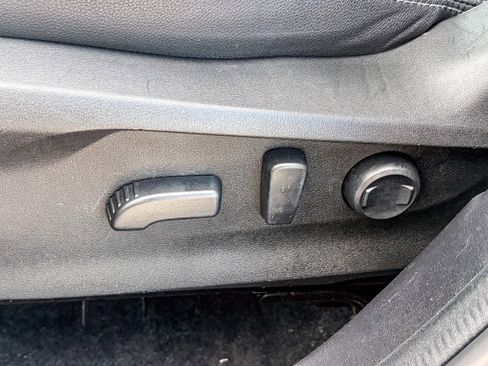 Used 2019 Subaru Forester Premium AWD/4WD image 21