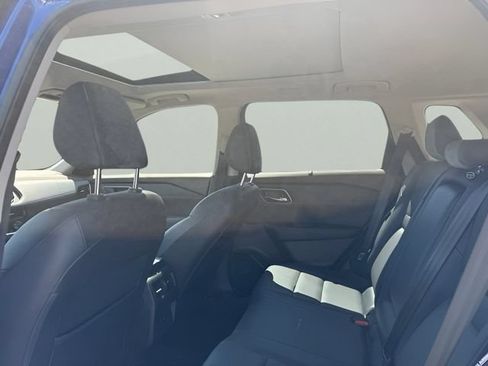Used 2021 Nissan Rogue SV w/ Premium Package AWD/4WD image 9