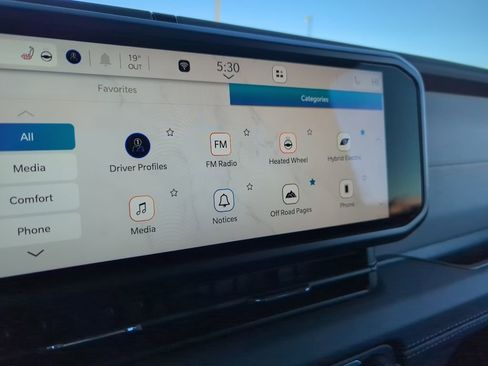 Used 2025 Jeep Wrangler Unlimited Sahara w/ Safety Group image 18