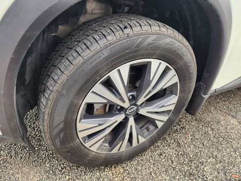 Used 2022 Nissan Rogue SV w/ SV Premium Package FWD image 10