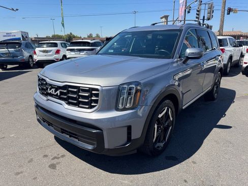 Used 2025 Kia Telluride S AWD/4WD image 4