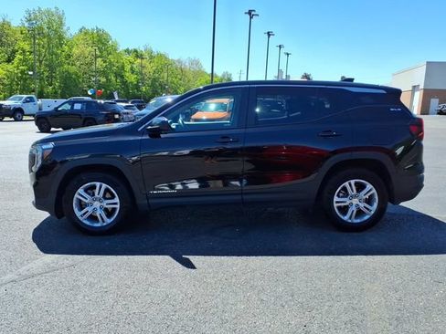 Used 2024 GMC Terrain SLE FWD image 4