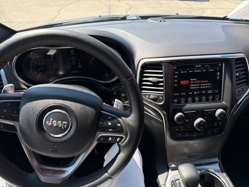Used 2018 Jeep Grand Cherokee Trailhawk AWD/4WD image 15