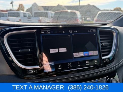 New 2026 Chrysler Pacifica Select w/ S Appearance Package image 3