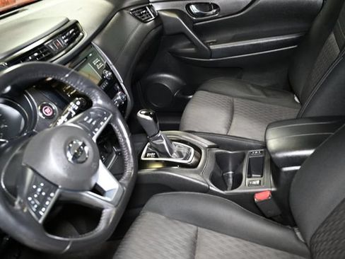 Used 2017 Nissan Rogue SV AWD/4WD image 20
