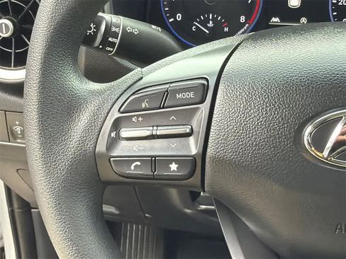 Used 2022 Hyundai Kona SE image 22