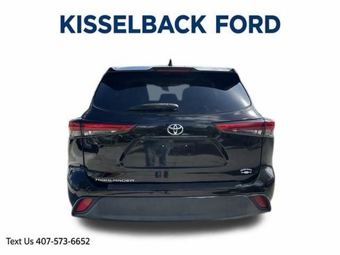 Used 2020 Toyota Highlander L FWD image 4