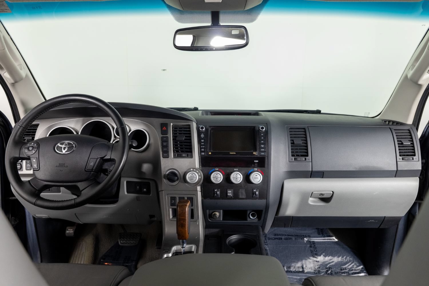 Used 2010 Toyota Tundra Limited w/ Memory Pkg AWD/4WD image 34