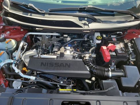 Used 2024 Nissan Rogue S image 39