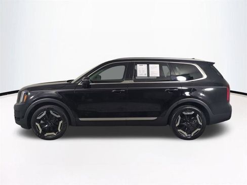 Used 2023 Kia Telluride S FWD image 8