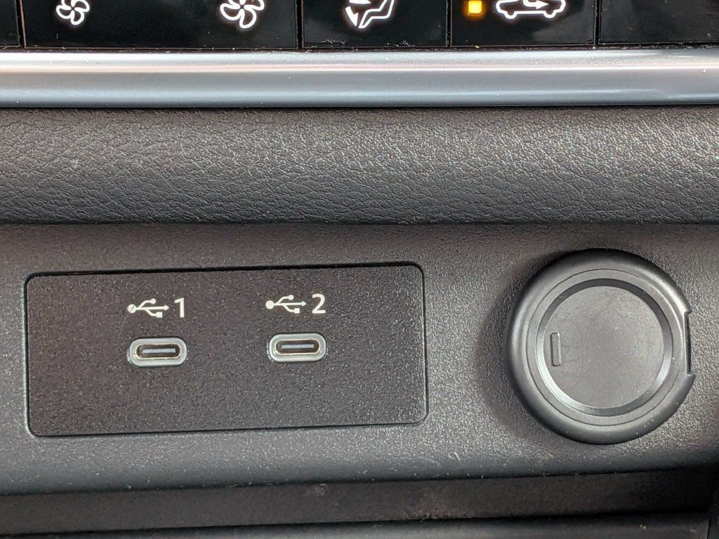 Used 2025 Nissan Rogue SV AWD/4WD image 29