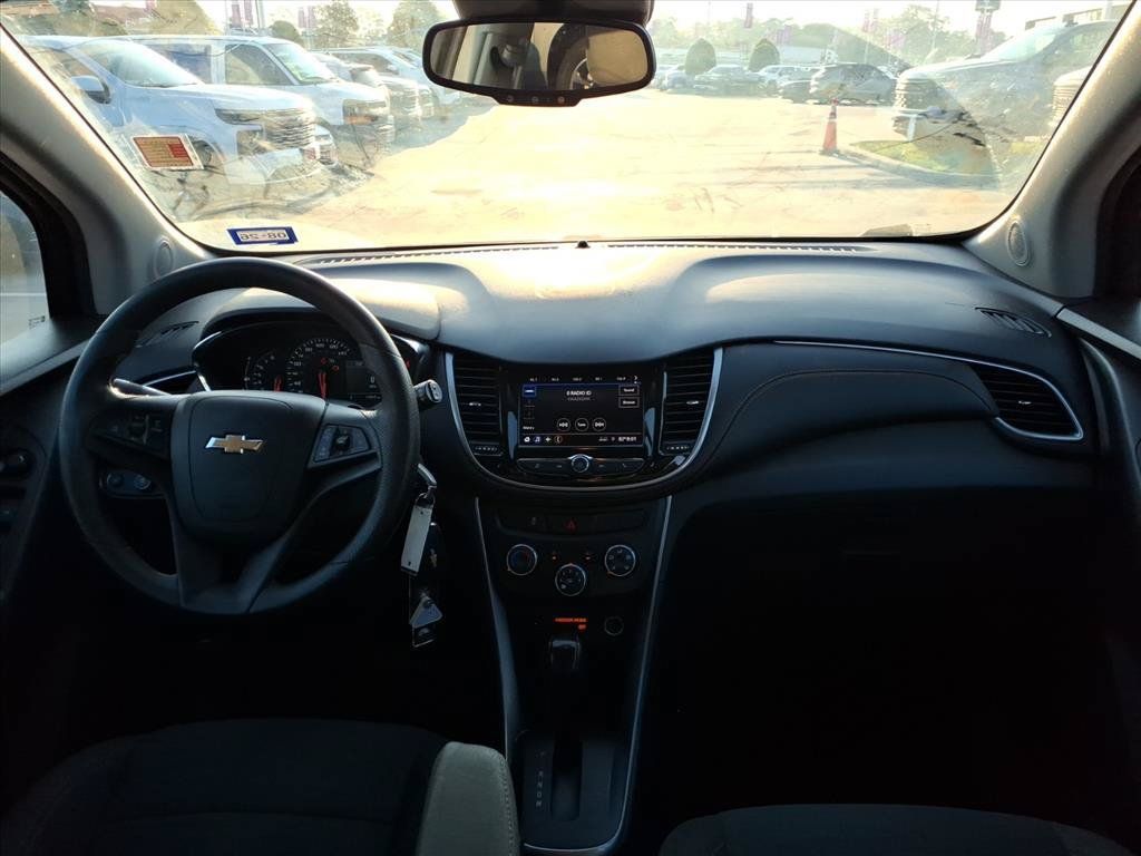 Used 2021 Chevrolet Trax LS w/ Tint and Cruise Package AWD/4WD image 14
