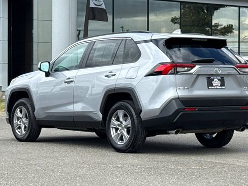 Used 2025 Toyota RAV4 XLE AWD/4WD image 8