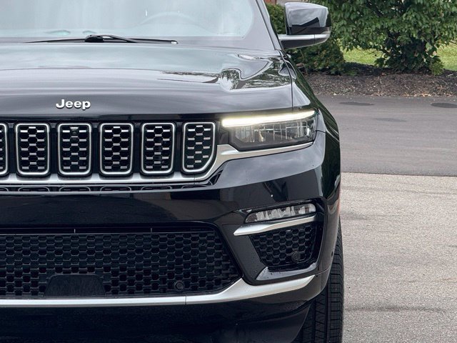 Used 2022 Jeep Grand Cherokee Summit AWD/4WD image 10