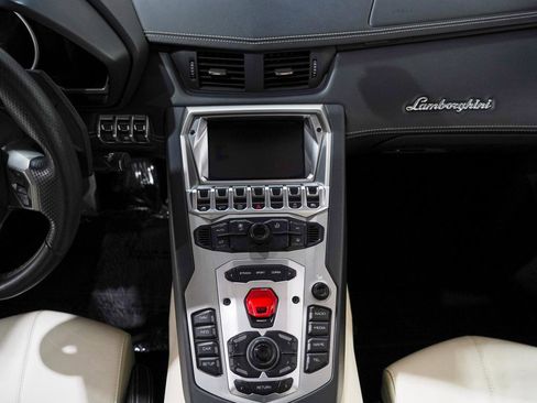 Used 2014 Lamborghini Aventador LP 700-4 image 13