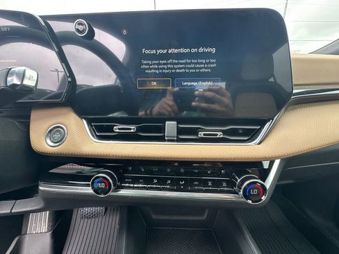 New 2026 Chevrolet Equinox ACTIV w/ Convenience Package III FWD image 30