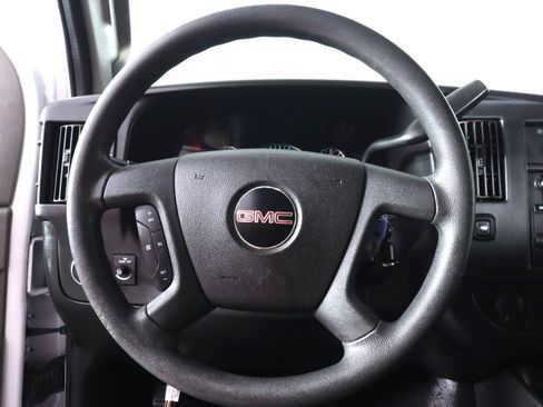 Used 2017 GMC Savana 2500 RWD image 11
