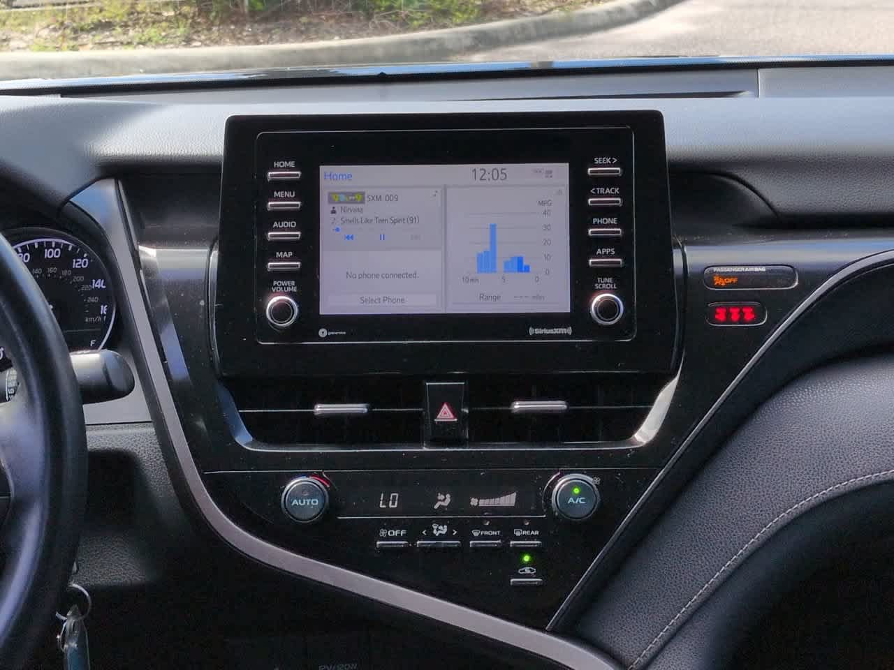 Certified 2021 Toyota Camry SE FWD image 17